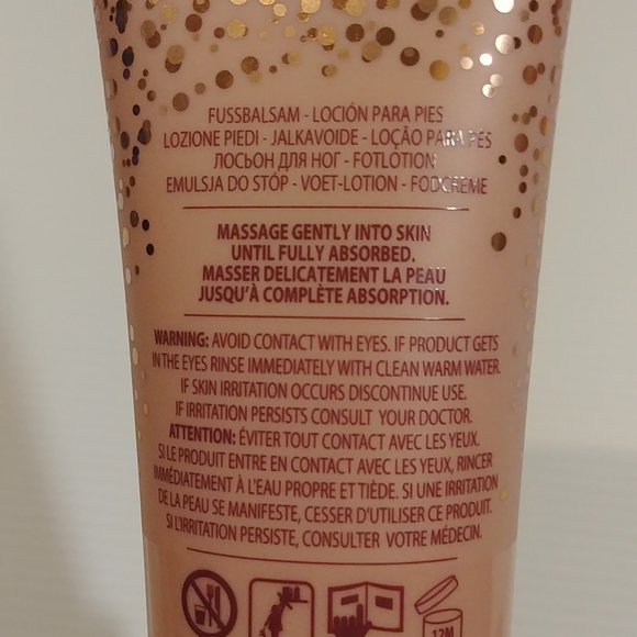 🎉2/$16 NEW Baylis & Harding England Limited Edition Martini Foot Lotion - Picture 6 of 6